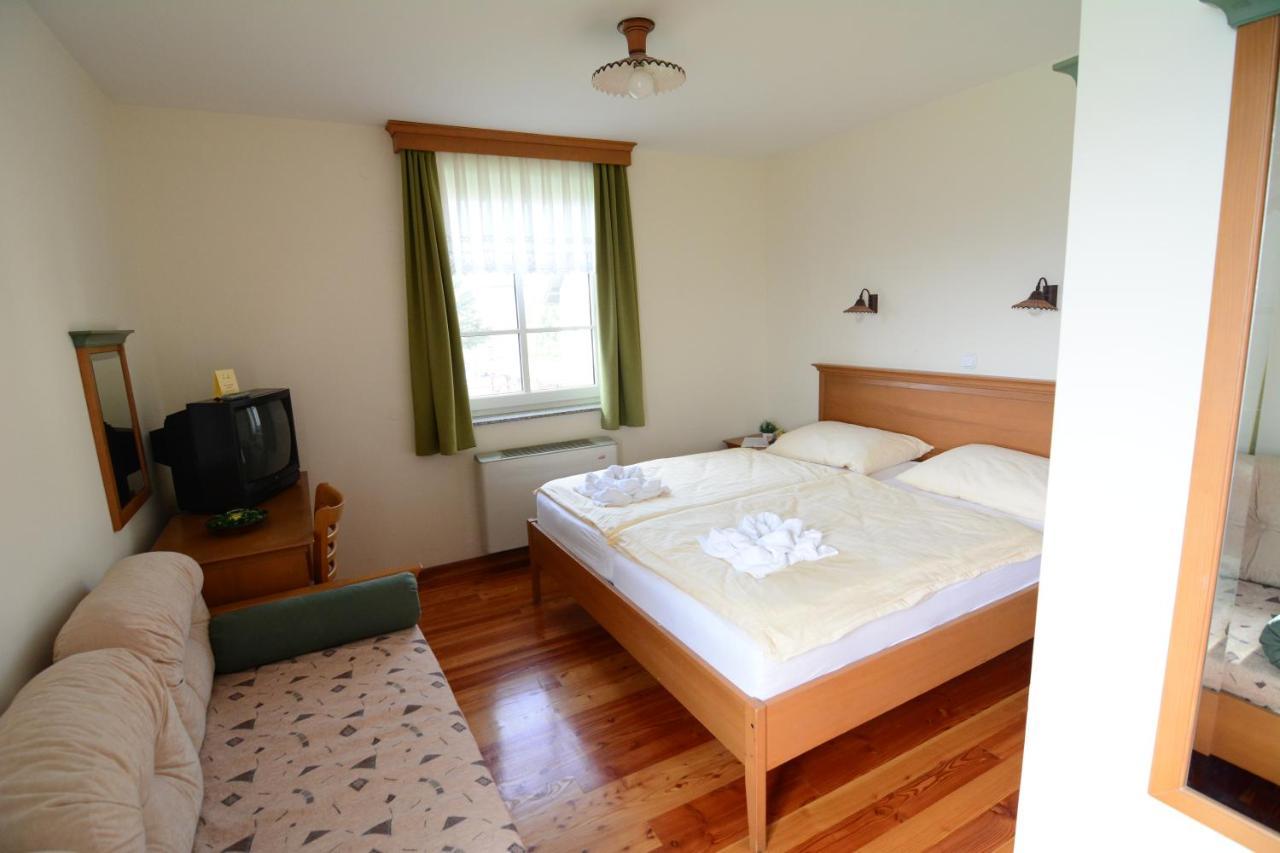 Gostisce Vinski Hram Hotell Ivanjkovci Exteriör bild